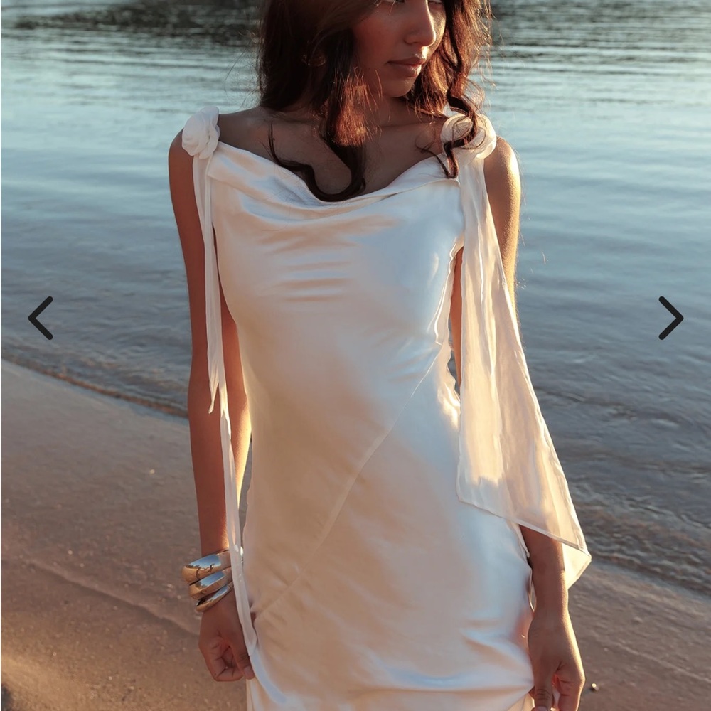 Selfie Leslie White Midi Dress